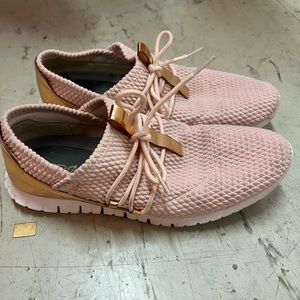 Like new Cole Haan sneakers